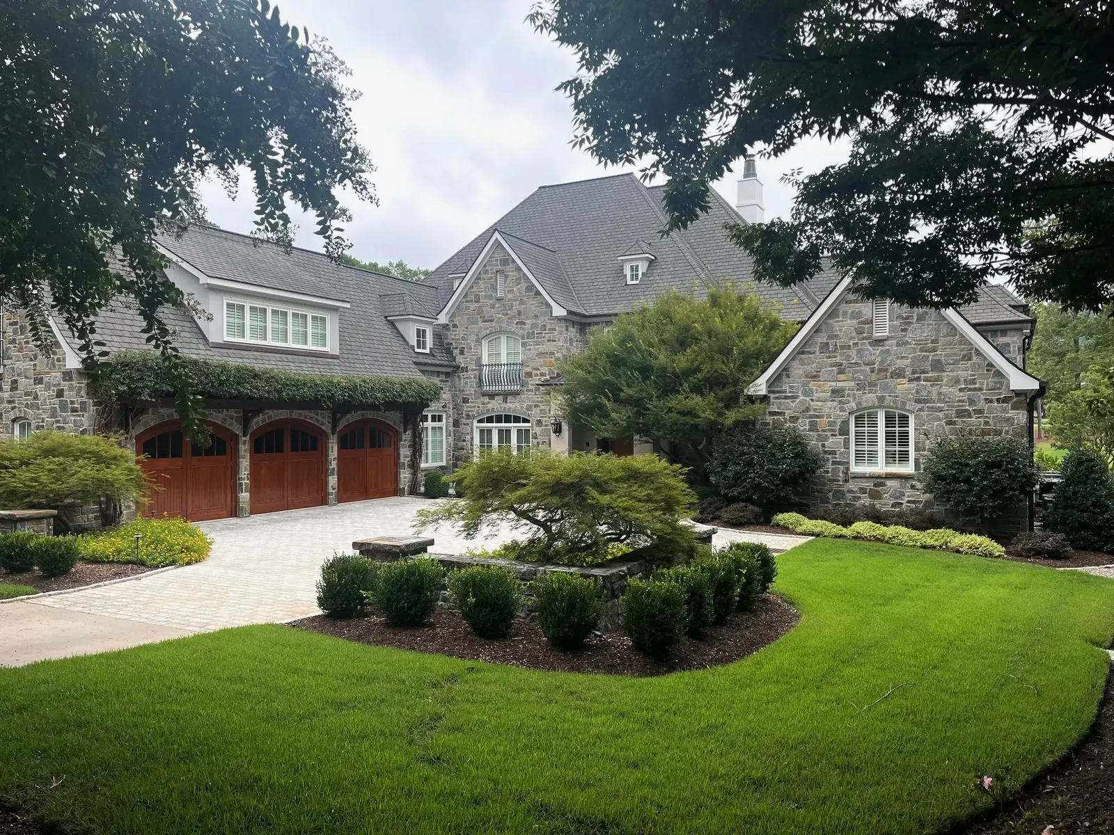 Landscape Installation by Edge Effect Landscapes